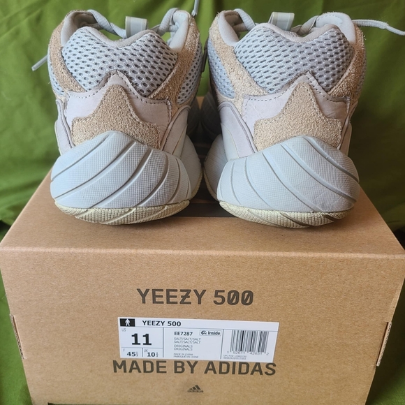 Addidas Yeezy 500 - Salt 2018 (Model ART EE7287) size 11. Pre-owned - Picture 2 of 6